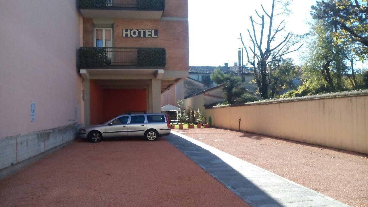 Albergo Soliani Fabbrico Exterior photo