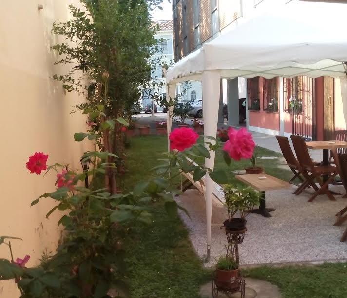 Albergo Soliani Fabbrico Exterior photo