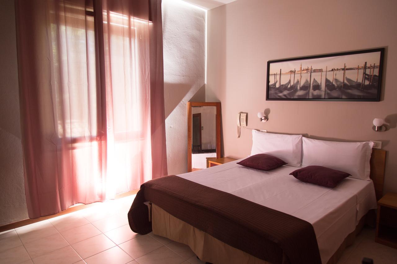 Albergo Soliani Fabbrico Exterior photo